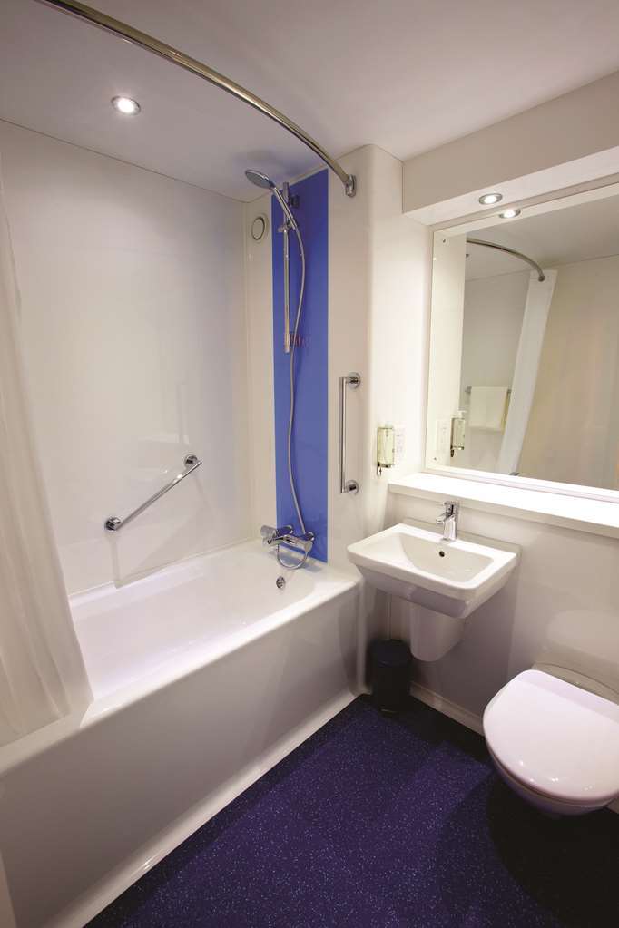 Travelodge Plymouth Roborough Δωμάτιο φωτογραφία